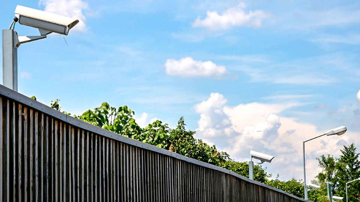 10 irlparkandfly videobewachte parkplaetze